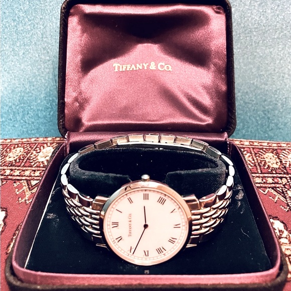 Tiffany & Co. Unisex Watch Classic Roman Numeral Design. Needs new battery. - Picture 11 of 12